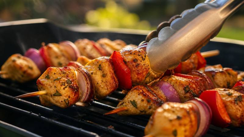 Brochettes de poulet marinées : cuire sans dessécher les morceaux sur le barbecue